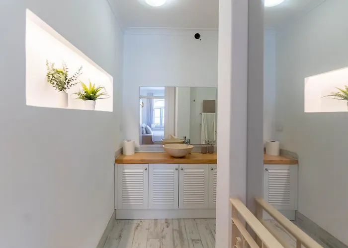 Queen's Ocean Sight -