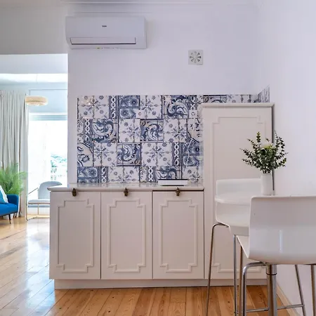 Queen's Ocean Sight - Cascais